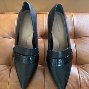 Banana Republic Black Pumps